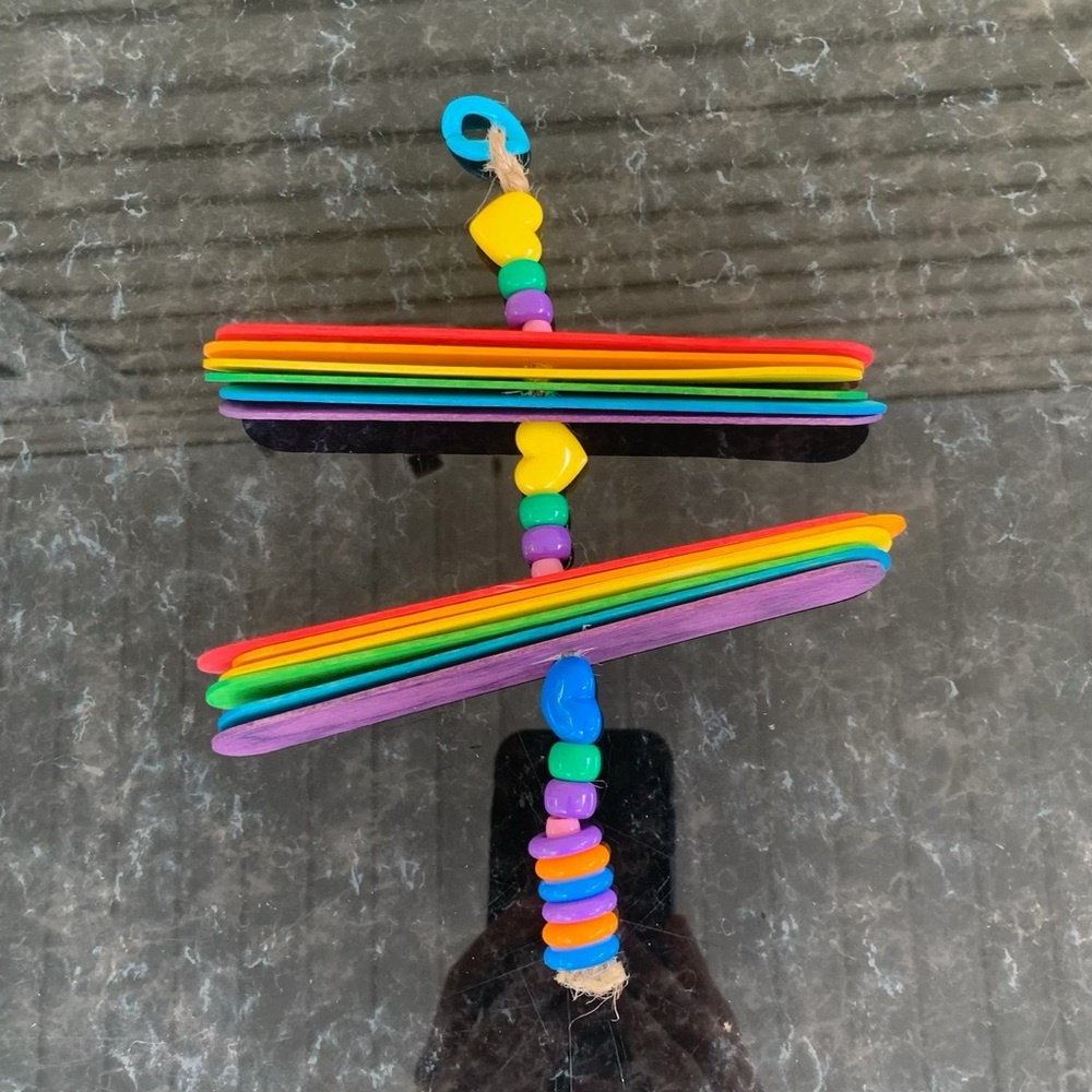 Small Spinner parrot toy🌈💞